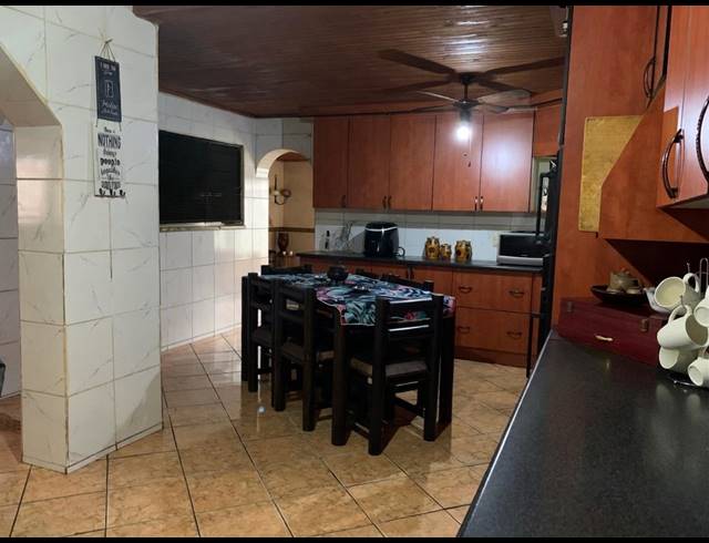 4 BEDROOM HOUSE FOR SALE IN VANDERBIJLPARK CE 2